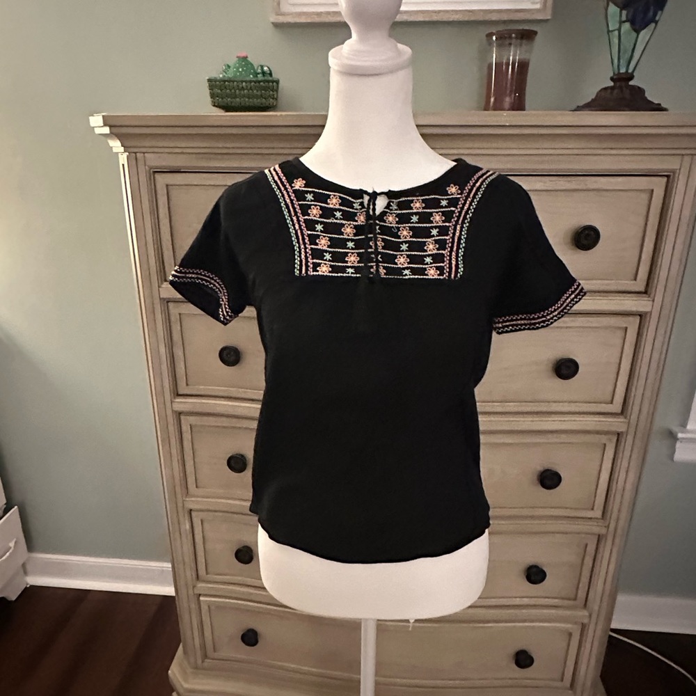 Black Mudd knit shirt, only worn once for pictures!
